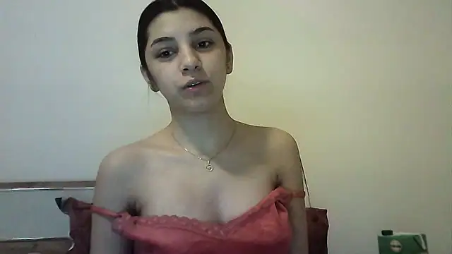 Snapshot of Ahotkittyxxx chatting on 25, 10, 2025 Ahotkittyxxx online show from 25, 10, 2025