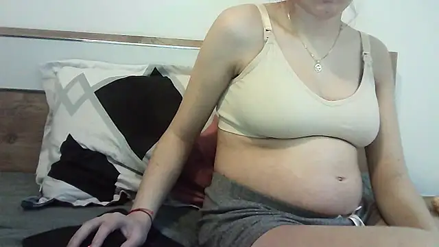 Snapshot of Ahotkittyxxx chatting on 26, 10, 2025 Ahotkittyxxx online show from 26, 10, 2025