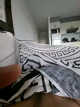 Snapshot of omarito100 chatting on 14, 10, 2025 omarito100 online show from 14, 10, 2025