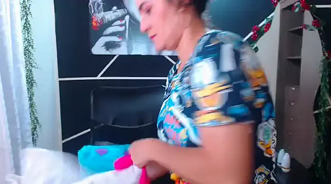 Snapshot of LUCY_LI chatting on 10, 3, 2025 LUCY LI online show from 10, 3, 2025