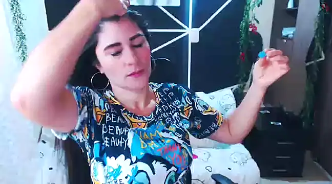 Snapshot of LUCY_LI chatting on 15, 3, 2025 LUCY LI online show from 15, 3, 2025