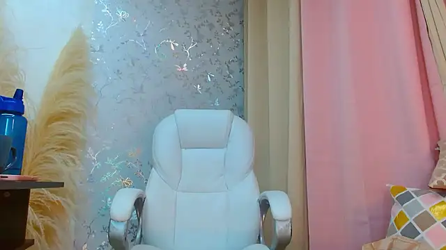 talianaprada online show from 2, 12, 2024