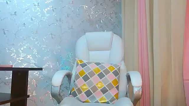 talianaprada online show from 3, 1, 2025