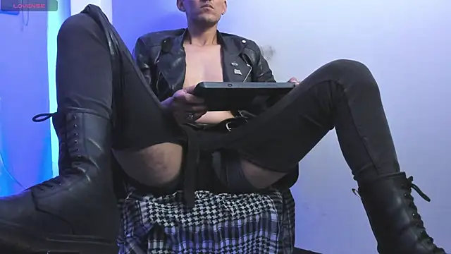 Snapshot of enzopratt chatting on 27, 2, 2025 enzopratt online show from 27, 2, 2025