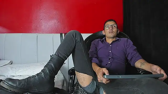 Snapshot of enzopratt chatting on 7, 3, 2025 enzopratt online show from 7, 3, 2025