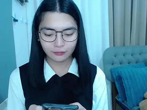 Snapshot of zhaviahale21 chatting on 12, 10, 2025 zhaviahale21 online show from 12, 10, 2025