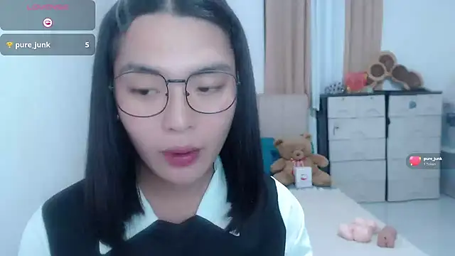 zhaviahale21 online show from 2, 8, 2026