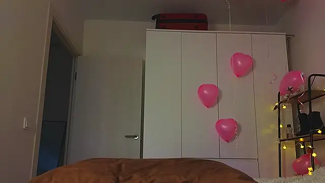 Lili Roze  online show from 15, 2, 2026