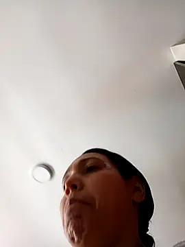 KimPielCanela online show from 15, 11, 2025