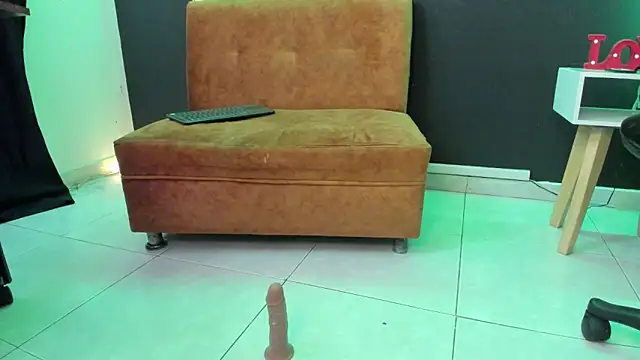 emma sexxy online show from 18, 2, 2025