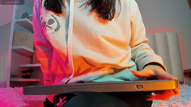 Megan mooree  online show from 20, 2, 2025