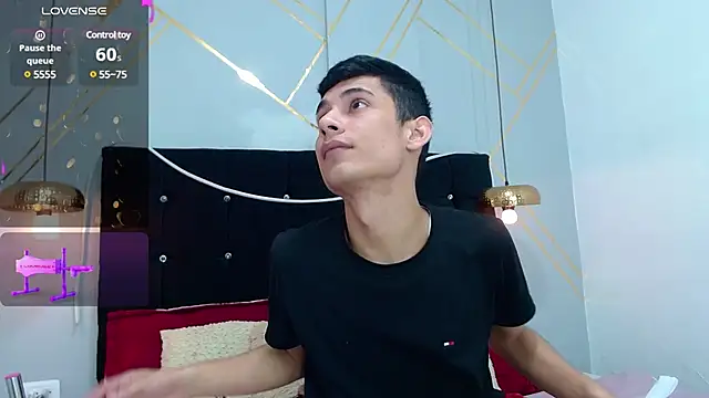 Snapshot of Oliver_king_sex chatting on 3, 1, 2025 Oliver king sex online show from 3, 1, 2025
