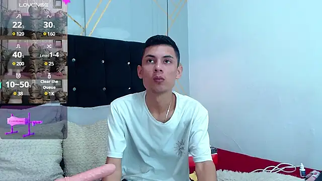 Snapshot of Oliver_king_sex chatting on 17, 1, 2025 Oliver king sex online show from 17, 1, 2025