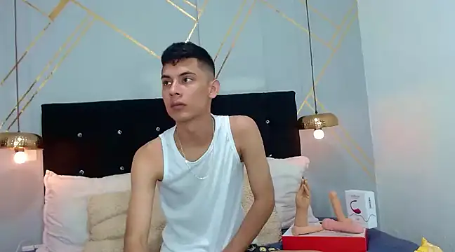 Snapshot of Oliver_king_sex chatting on 12, 2, 2025 Oliver king sex online show from 12, 2, 2025