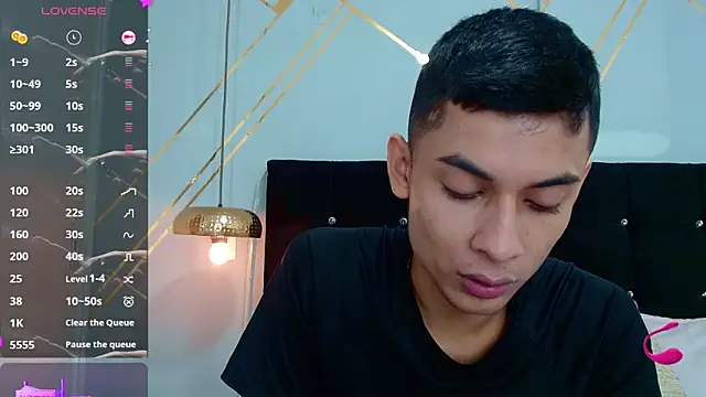 Snapshot of Oliver_king_sex chatting on 18, 3, 2025 Oliver king sex online show from 18, 3, 2025