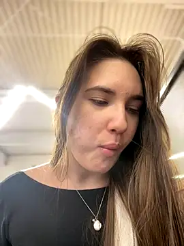 Holly Molii online show from 5, 12, 2024