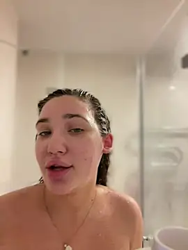 Holly Molii online show from 12, 3, 2025