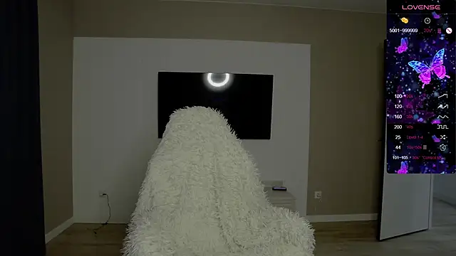 Holly Molii online show from 6, 1, 2026