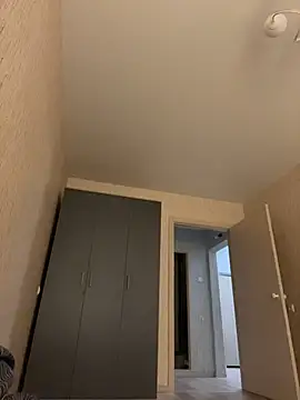 Holly Molii online show from 18, 4, 2026