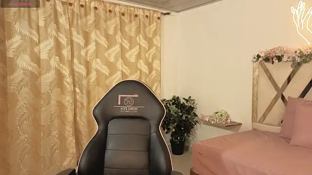 Snapshot of hina_tay chatting on 21, 2, 2026 hina tay online show from 21, 2, 2026