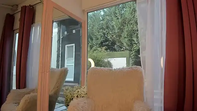 Mia  Milan online show from 10, 10, 2025