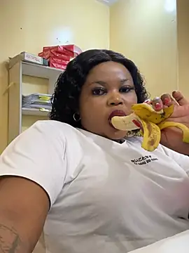 Curveysinaa online show from 14, 2, 2025