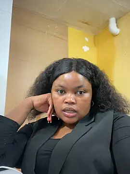 Curveysinaa online show from 4, 3, 2025