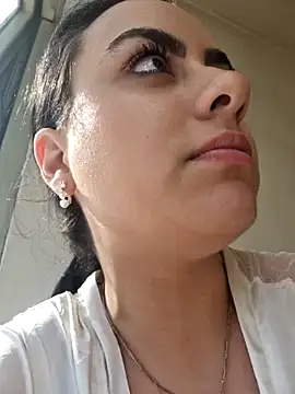 ElyzaIbarra online show from 22, 3, 2025