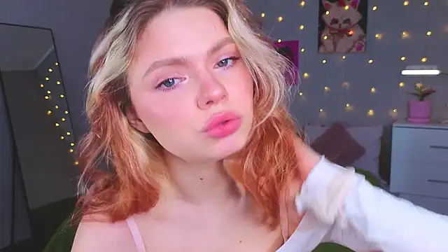 Snapshot of Red__Candy chatting on 29, 5, 2026 Red Candy online show from 29, 5, 2026