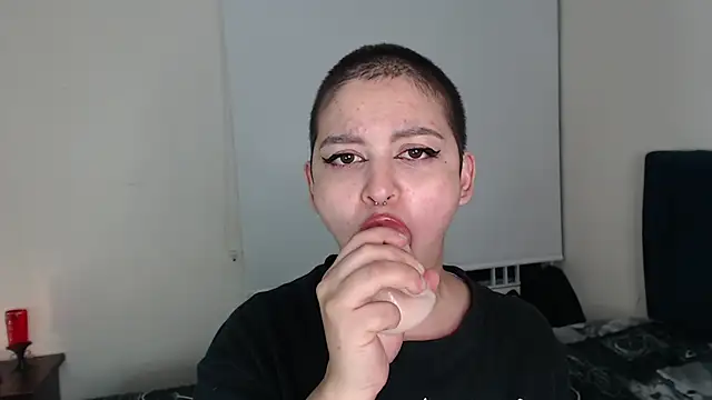 Snapshot of Bitsy_Messy chatting on 4, 3, 2025 Bitsy Messy online show from 4, 3, 2025