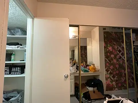 Snapshot of GoddessNih chatting on 25, 10, 2025 GoddessNih online show from 25, 10, 2025