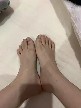 Aimeil online show from 10, 12, 2024