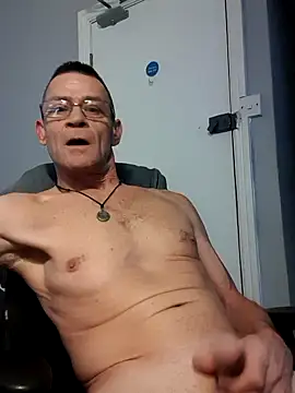 longlover-69 online show from 2, 12, 2025