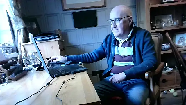 Adamdaddybear online show from 28, 1, 2025