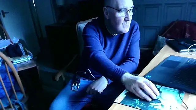 Adamdaddybear online show from 21, 2, 2025