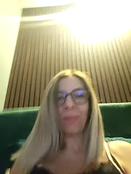 Snapshot of SukyGirl chatting on 18, 12, 2024 SukyGirl online show from 18, 12, 2024
