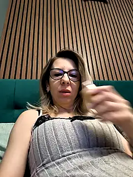 Snapshot of SukyGirl chatting on 6, 2, 2025 SukyGirl online show from 6, 2, 2025