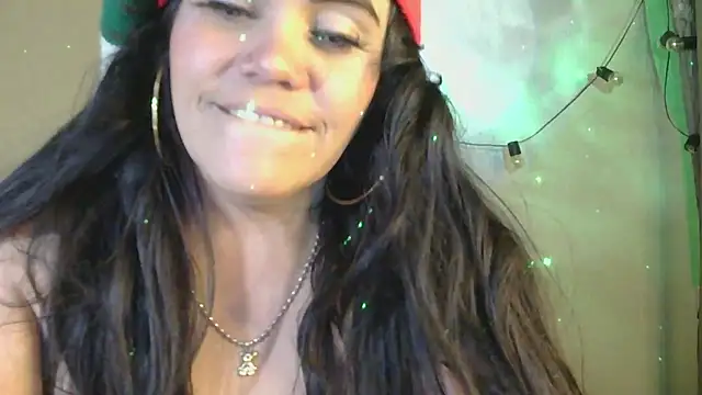 Snapshot of blue_angel33 chatting on 24, 12, 2024 blue angel33 online show from 24, 12, 2024