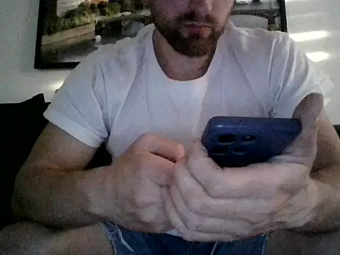 Snapshot of mikhael999 chatting on 3, 5, 2026 mikhael999 online show from 3, 5, 2026