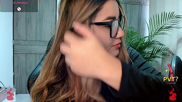 Lucia star   online show from 26, 2, 2026