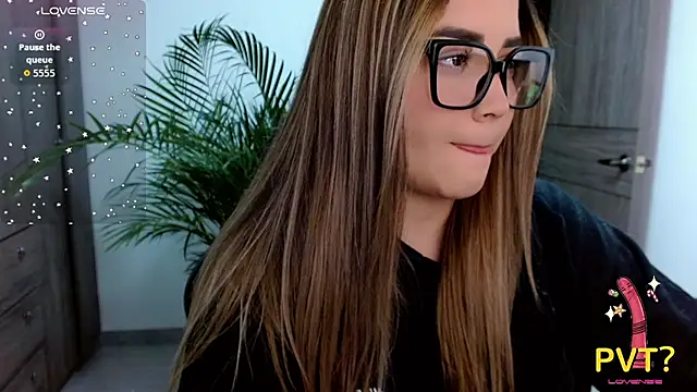 Lucia star   online show from 24, 3, 2026