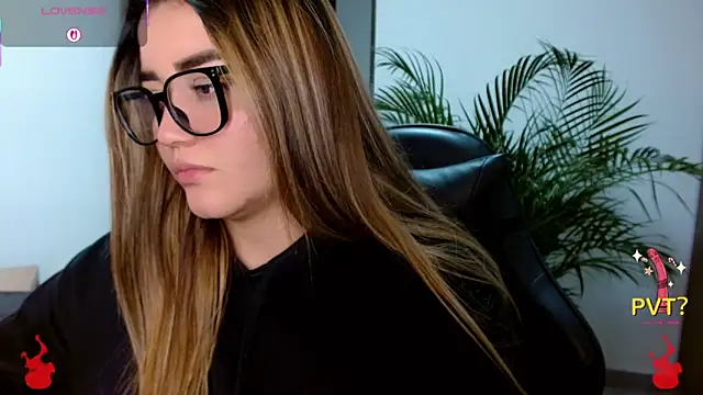 Snapshot of Lucia_star__ chatting on 27, 4, 2026 Lucia star online show from 27, 4, 2026