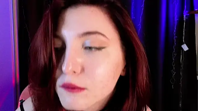 LisaVamp online show from 10, 1, 2025