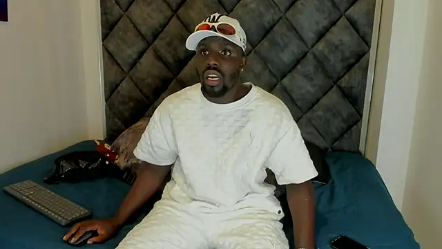 Latrellx7 online show from 3, 10, 2025