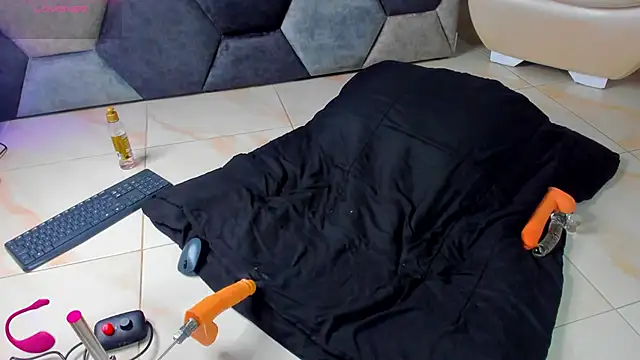 Latrellx7 online show from 12, 3, 2026