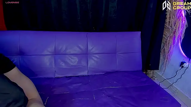 Yourslust  online show from 1, 3, 2025