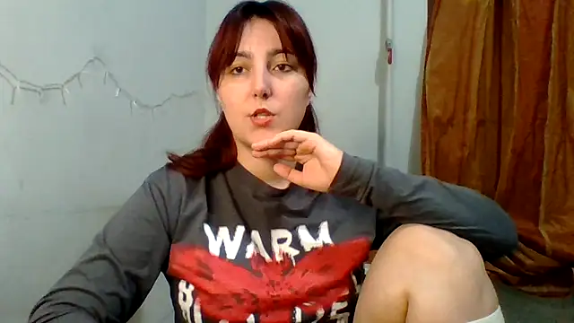 Snapshot of MiaStika chatting on 4, 10, 2025 MiaStika online show from 4, 10, 2025