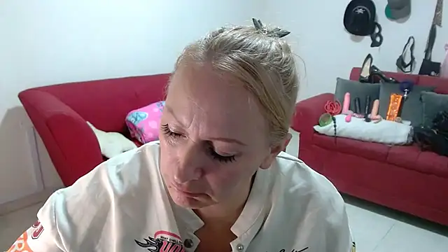 Snapshot of emperabigbootybigass chatting on 18, 2, 2026 emperabigbootybigass online show from 18, 2, 2026