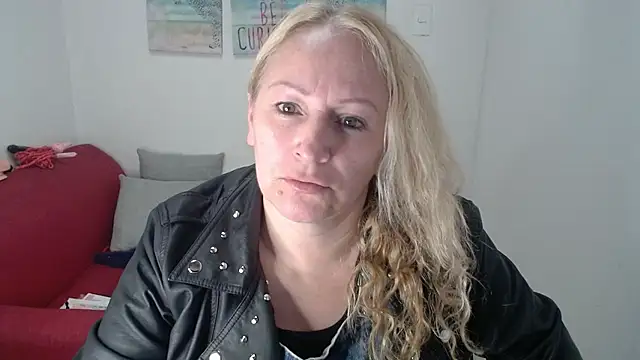 Snapshot of emperabigbootybigass chatting on 20, 4, 2026 emperabigbootybigass online show from 20, 4, 2026
