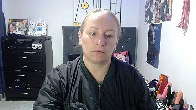 Snapshot of emperabigbootybigass chatting on 6, 5, 2026 emperabigbootybigass online show from 6, 5, 2026